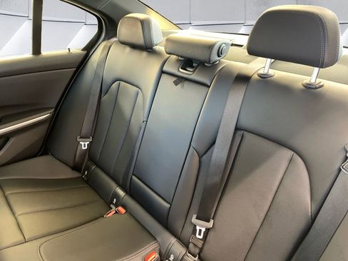 Used 2024 BMW 330e xDrive 330e xDrive image 18