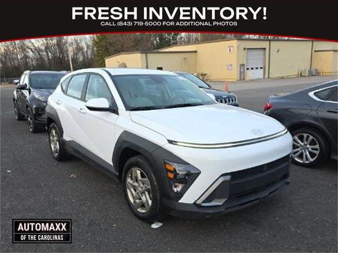 Used 2024 Hyundai Kona SE image 1