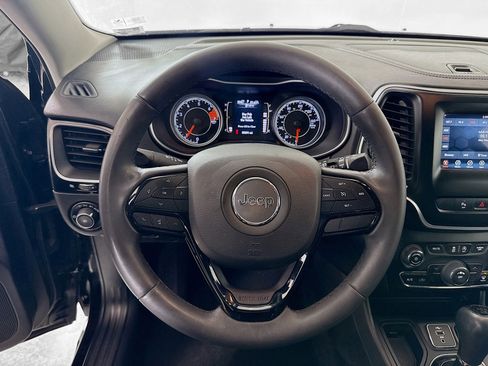 Used 2020 Jeep Cherokee Altitude image 12