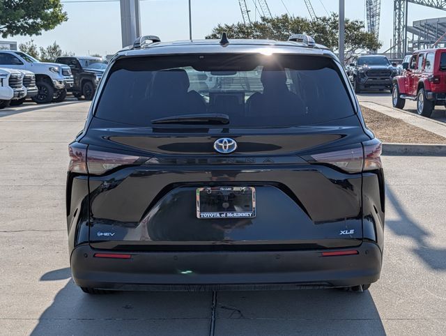 Used 2025 Toyota Sienna XLE FWD image 7