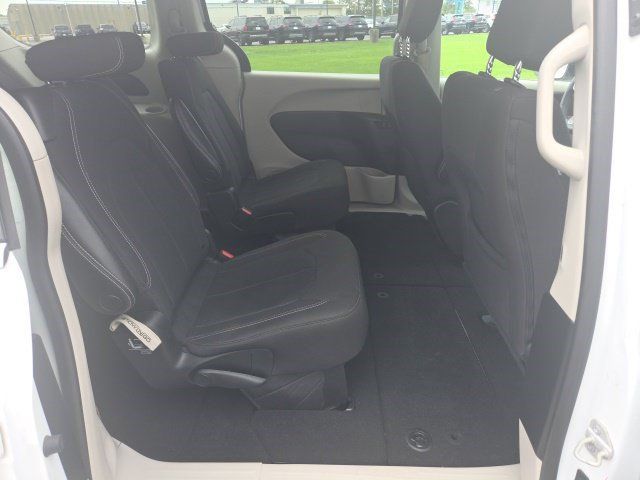 Used 2023 Chrysler Voyager LX FWD image 45