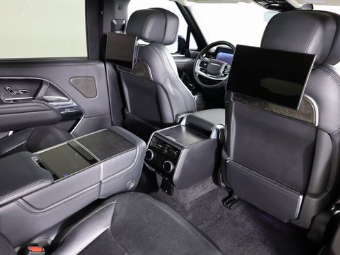 Used 2022 Land Rover Range Rover Long Wheelbase First Edition image 11