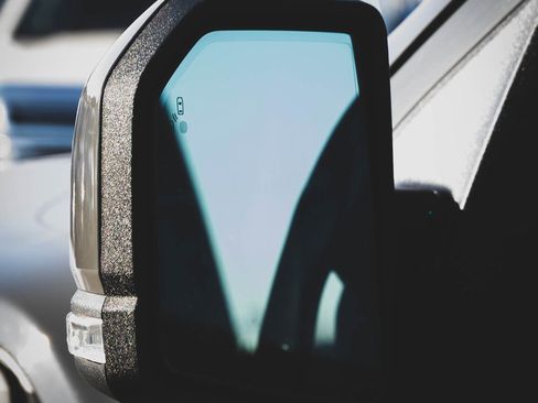 Used 2018 Ford F150 Raptor w/ Equipment Group 802A Luxury image 4