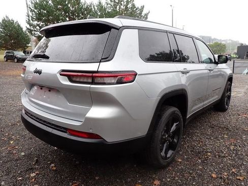 New 2025 Jeep Grand Cherokee L Altitude AWD/4WD image 7