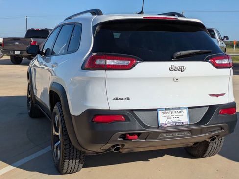 Used 2017 Jeep Cherokee Trailhawk w/ Comfort/Convenience Group image 5