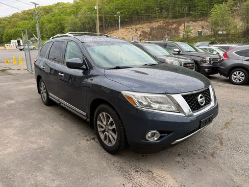 Used 2016 Nissan Pathfinder SL w/ SL Premium Package AWD/4WD image 1