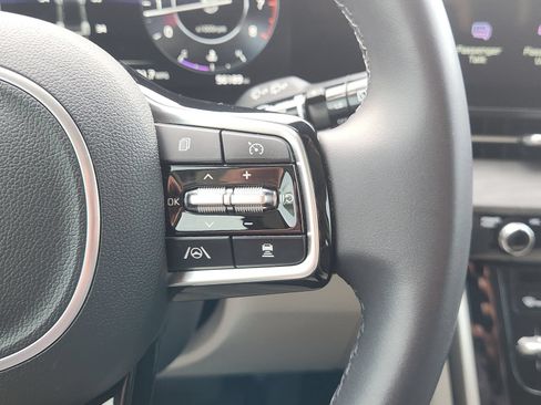 Used 2024 Kia Carnival SX FWD image 30