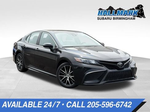 Used 2024 Toyota Camry SE w/ Convenience Package FWD image 1