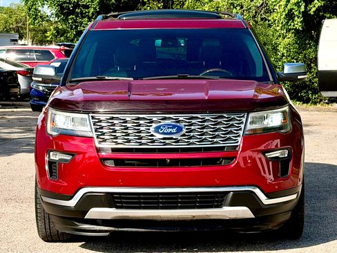 Used 2018 Ford Explorer Platinum AWD/4WD image 2