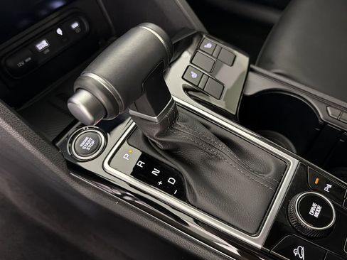 Used 2025 Kia Sportage SX image 34