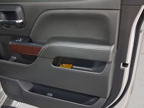 Used 2018 GMC Sierra 1500 SLT AWD/4WD image 19