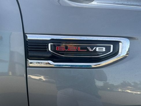 Used 2023 GMC Sierra 1500 Denali w/ Technology Package AWD/4WD image 9
