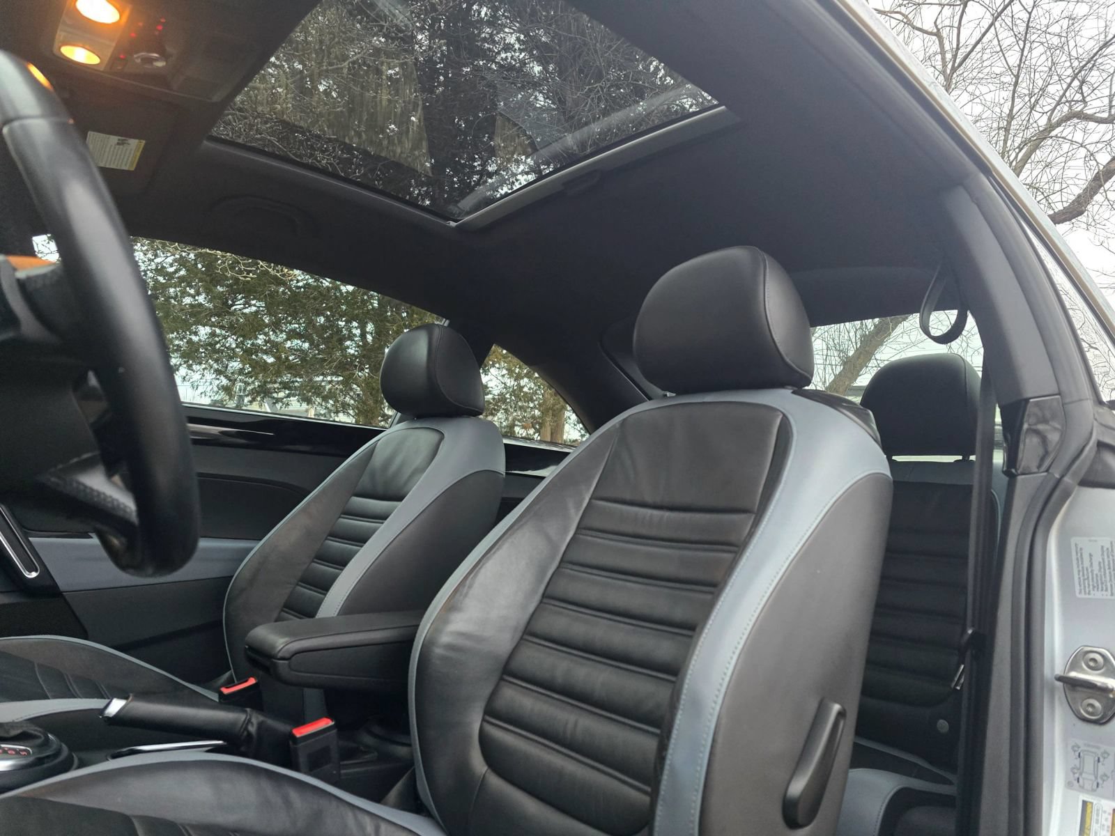 Used 2012 Volkswagen Beetle Turbo FWD image 16