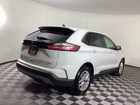 Used 2024 Ford Edge SEL image 4