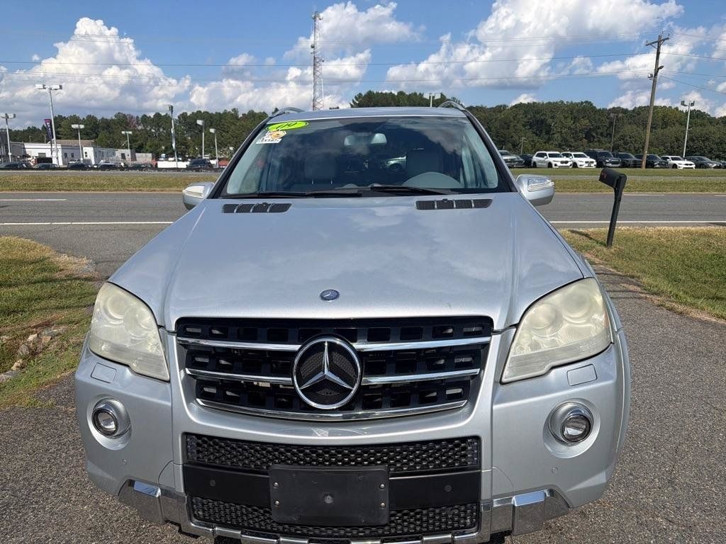 Used 2009 Mercedes-Benz ML 63 AMG 4MATIC image 3