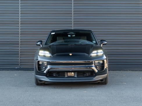 New 2026 Porsche Macan 4 Electric image 11