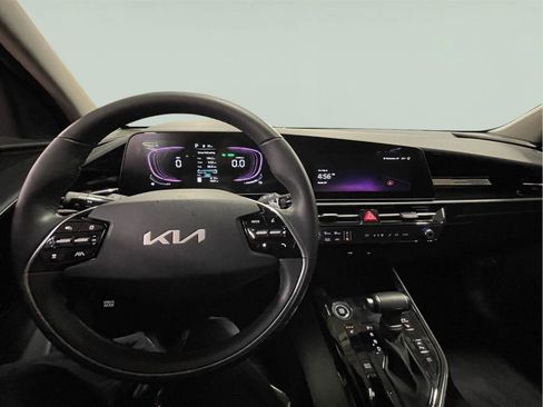 Used 2025 Kia Niro EX image 25