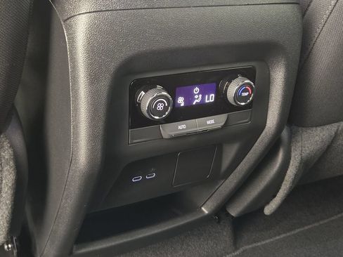 New 2026 Chevrolet Traverse LT w/ Midnight/Sport Edition FWD image 32