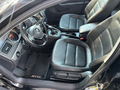 Used 2015 Volkswagen Jetta SE FWD image 30