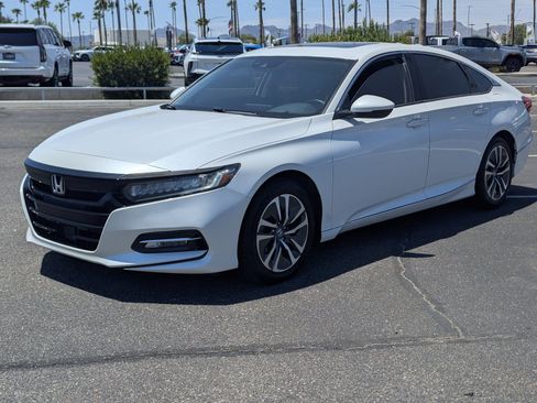 Used 2019 Honda Accord Touring image 5
