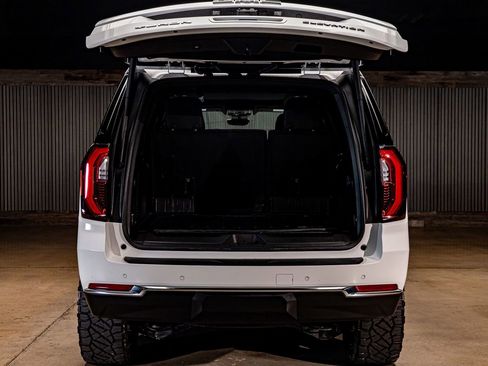 Used 2025 GMC Yukon XL Elevation w/ Technology Package image 9