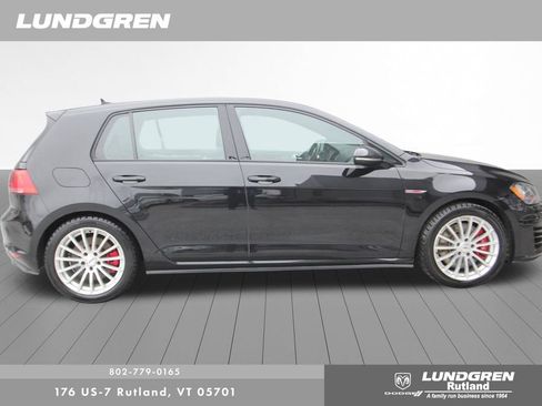 Used 2017 Volkswagen Golf 4-Door FWD image 2