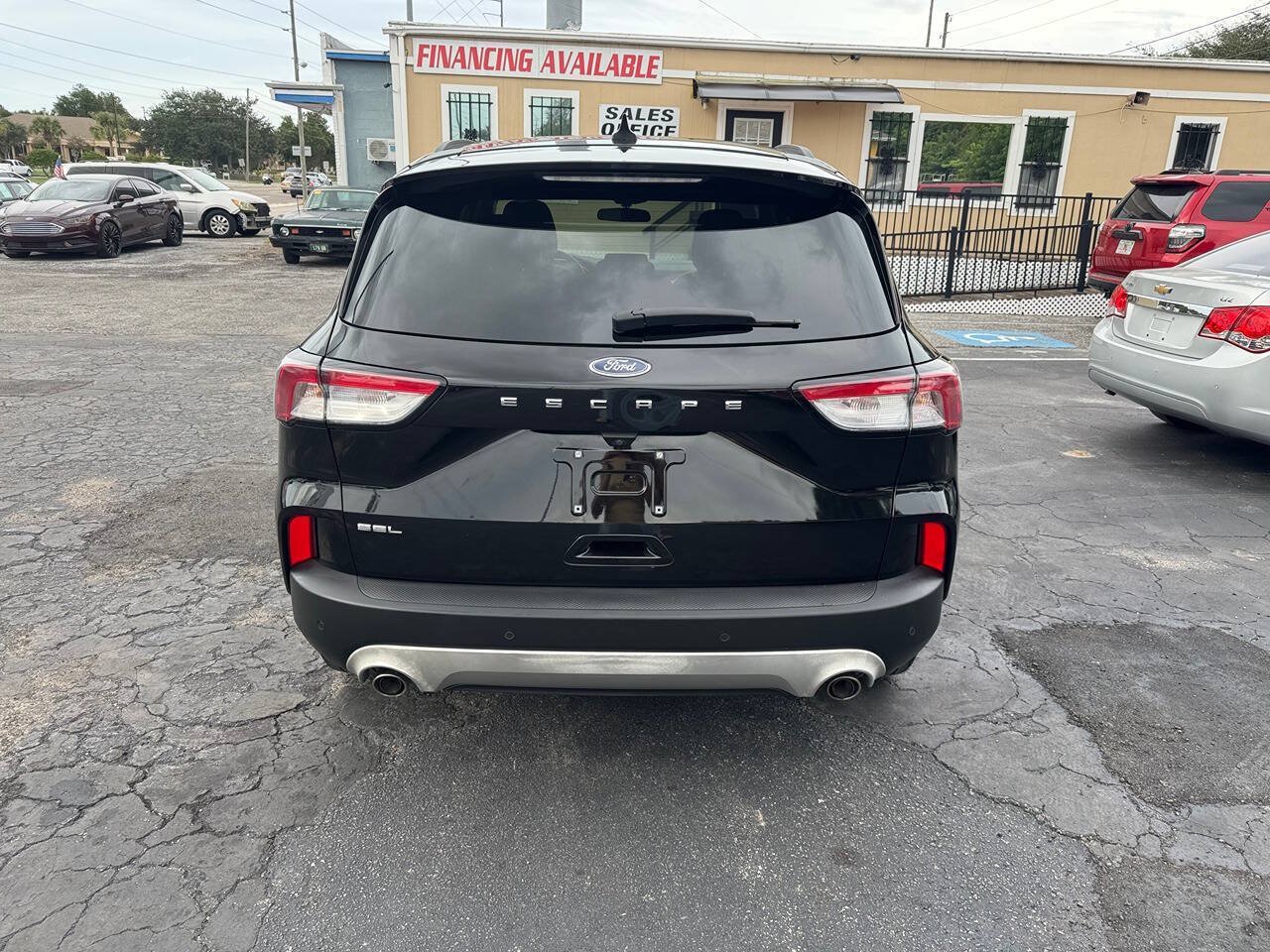 Used 2022 Ford Escape SEL w/ Technology Package FWD image 7