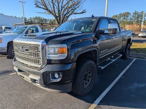 Used 2019 GMC Sierra 3500 Denali w/ Duramax Plus Package image 3