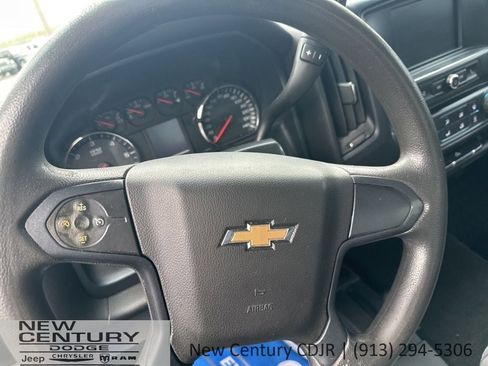 Used 2017 Chevrolet Silverado 1500 Custom w/ Custom Convenience Package AWD/4WD image 19
