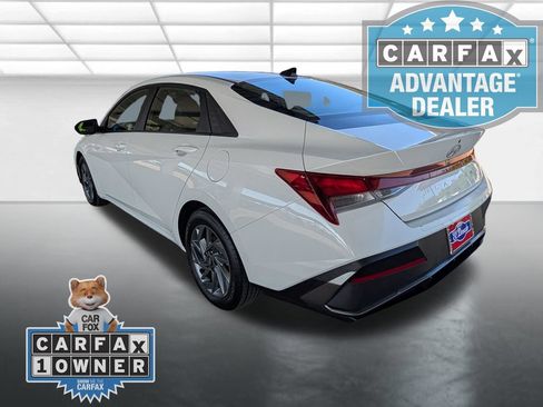 Used 2024 Hyundai Elantra SEL FWD image 2