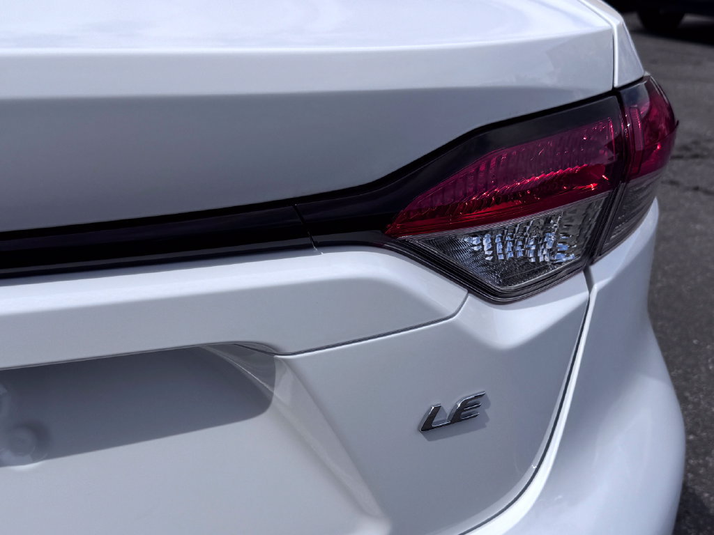 Used 2022 Toyota Corolla LE FWD image 7