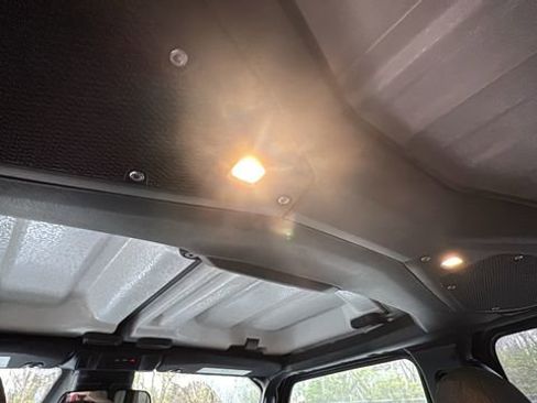 Used 2025 Jeep Wrangler Unlimited Sahara image 10