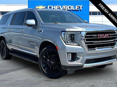 Used 2023 GMC Yukon XL SLT AWD/4WD image 1