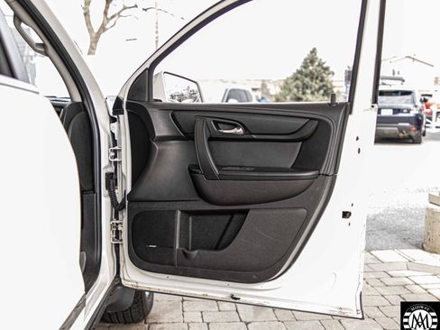 Used 2013 Chevrolet Traverse LT image 13