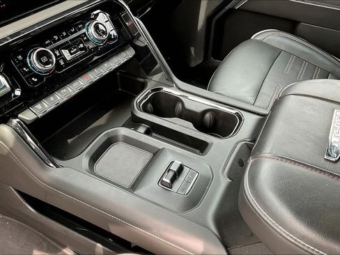 Used 2024 GMC Sierra 2500 AT4X image 17