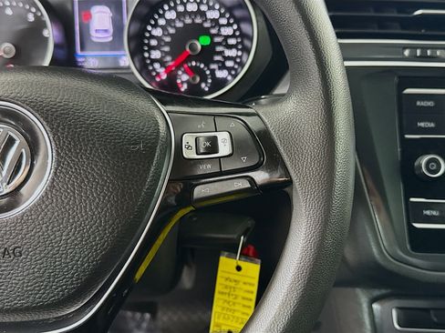 Used 2020 Volkswagen Tiguan S image 15