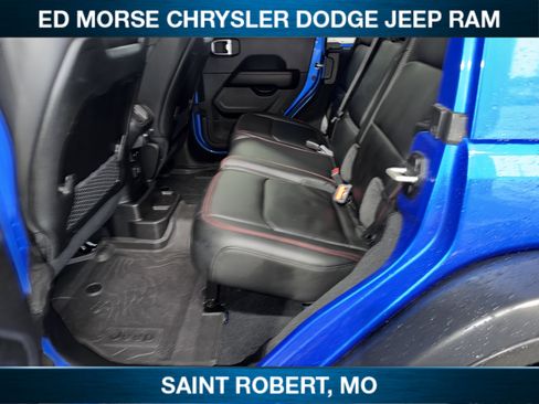 Used 2024 Jeep Wrangler Unlimited Rubicon w/ Technology Group AWD/4WD image 27