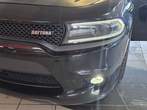 Used 2017 Dodge Charger R/T image 38