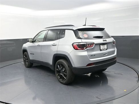 New 2026 Jeep Compass Latitude image 5