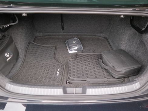 Used 2022 Volkswagen Jetta SE FWD image 35