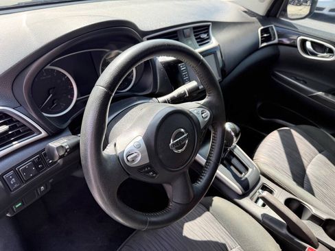 Used 2019 Nissan Sentra SV FWD image 11