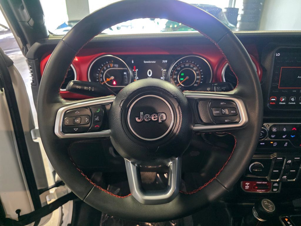 Used 2023 Jeep Gladiator Rubicon w/ LED Lighting Group AWD/4WD image 9