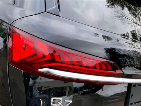 Used 2022 Audi Q7 Premium Plus image 26