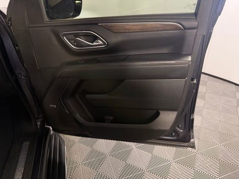 Used 2023 Chevrolet Tahoe Premier AWD/4WD image 32