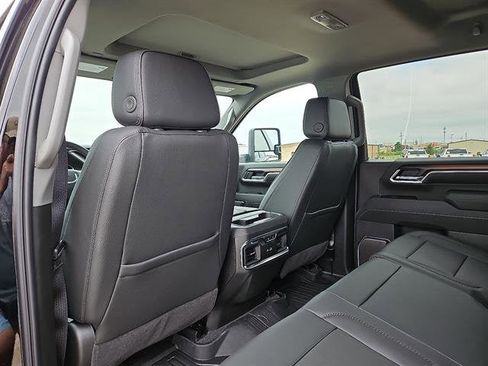 New 2025 GMC Sierra 2500 Denali w/ Denali Reserve Package image 14