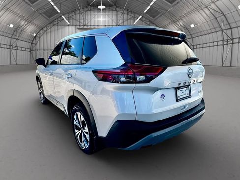 Used 2022 Nissan Rogue SV FWD image 5