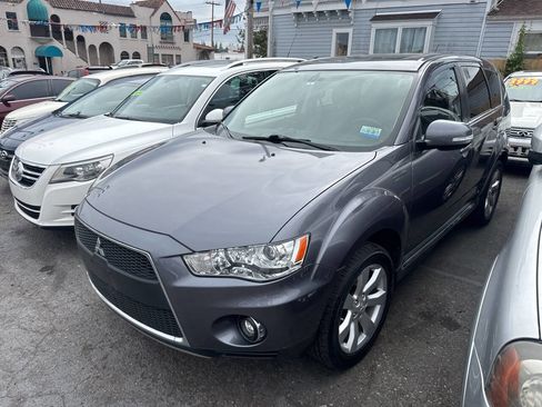 Used 2010 Mitsubishi Outlander GT image 1