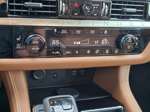 New 2026 Nissan Pathfinder Platinum image 20