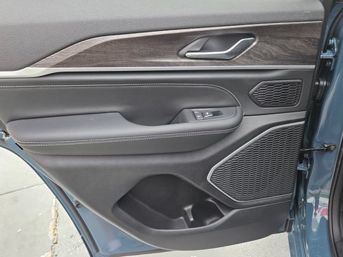 New 2026 Jeep Grand Cherokee Limited AWD/4WD image 21