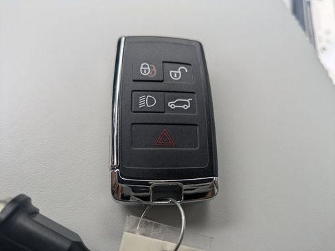 Certified 2025 Land Rover Range Rover Sport AWD/4WD image 33